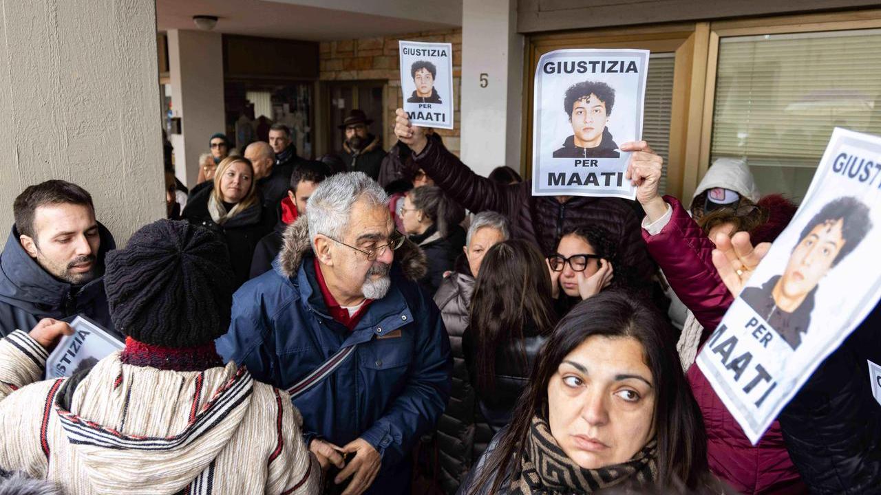 Campi Bisenzio, 17enne ucciso a coltellate: gli indagati sono sei