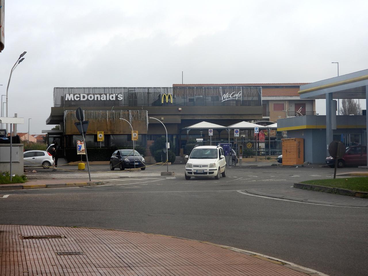 
	Il McDonald's di via Cagliari a Oristano (foto Francesco Pinna)


