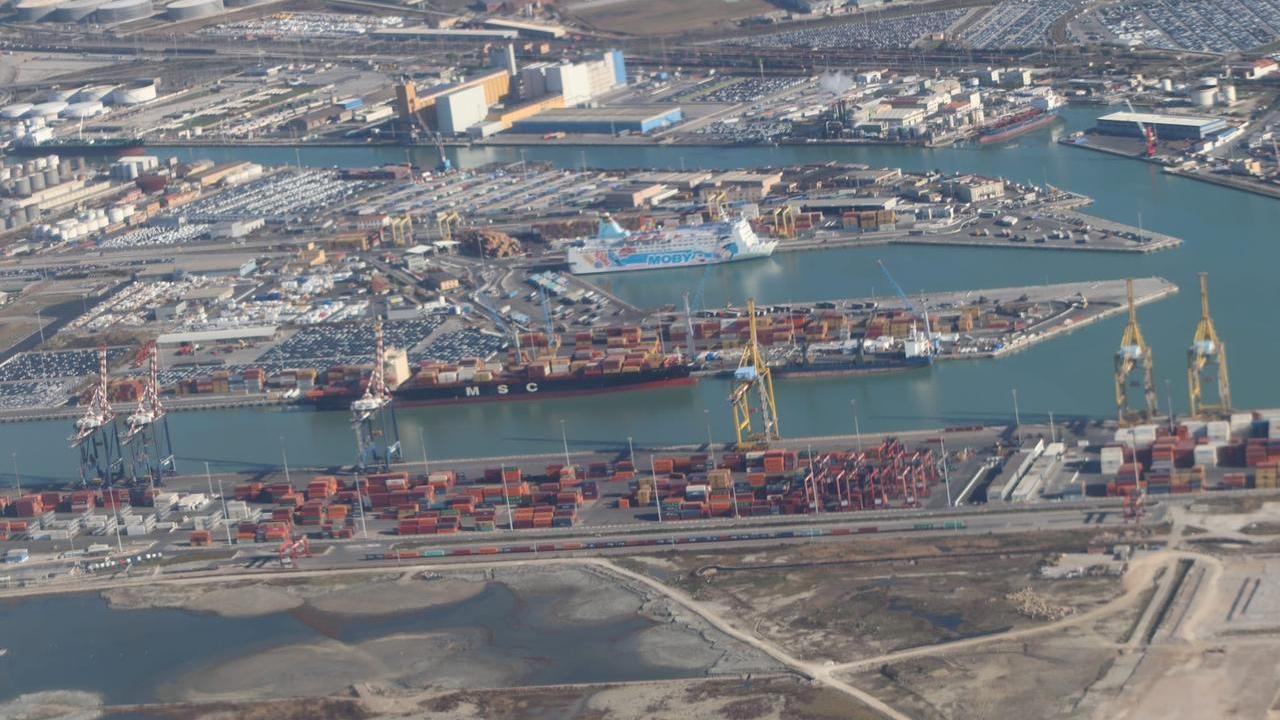 Una veduta della Darsena Europa