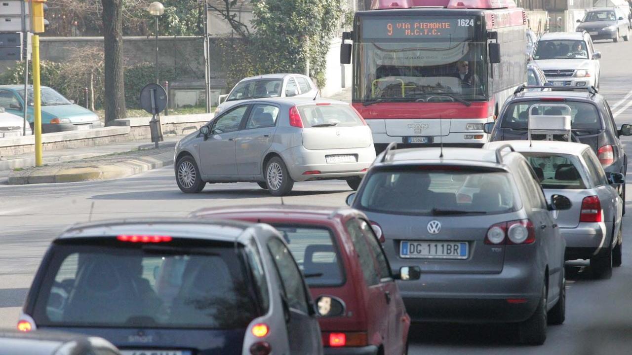 BLOCCO TRAFFICO LIMITAZIONI SMOG
TRAFFICO IN CIRCONVALLAZIONE\n