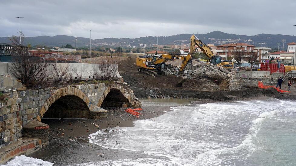 Tre Ponti, una soletta rallenta i lavori: «Ma basta coi maxi ritardi»