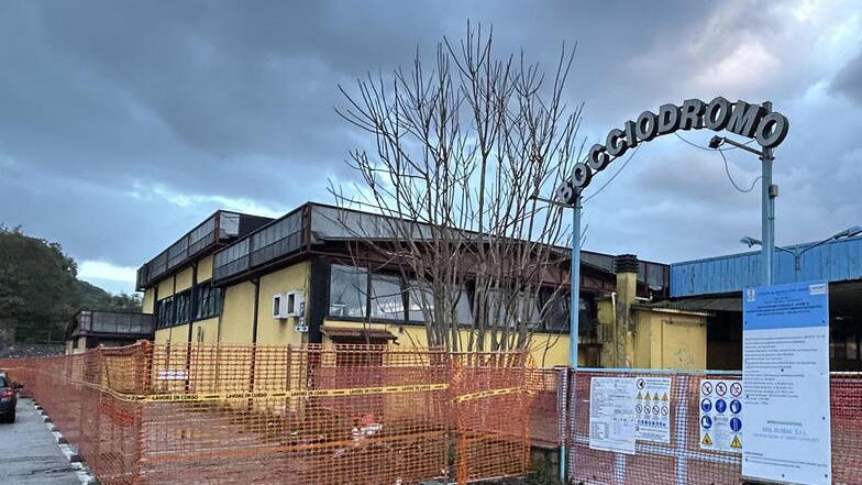 Montecatini, cantiere fermo al bocciodromo. Verifiche sulla ditta incaricata