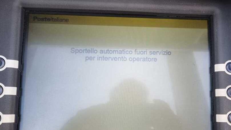 Postamat fuori servizio a Pontelagoscuro, è sempre più difficile prelevare<br type="_moz" />