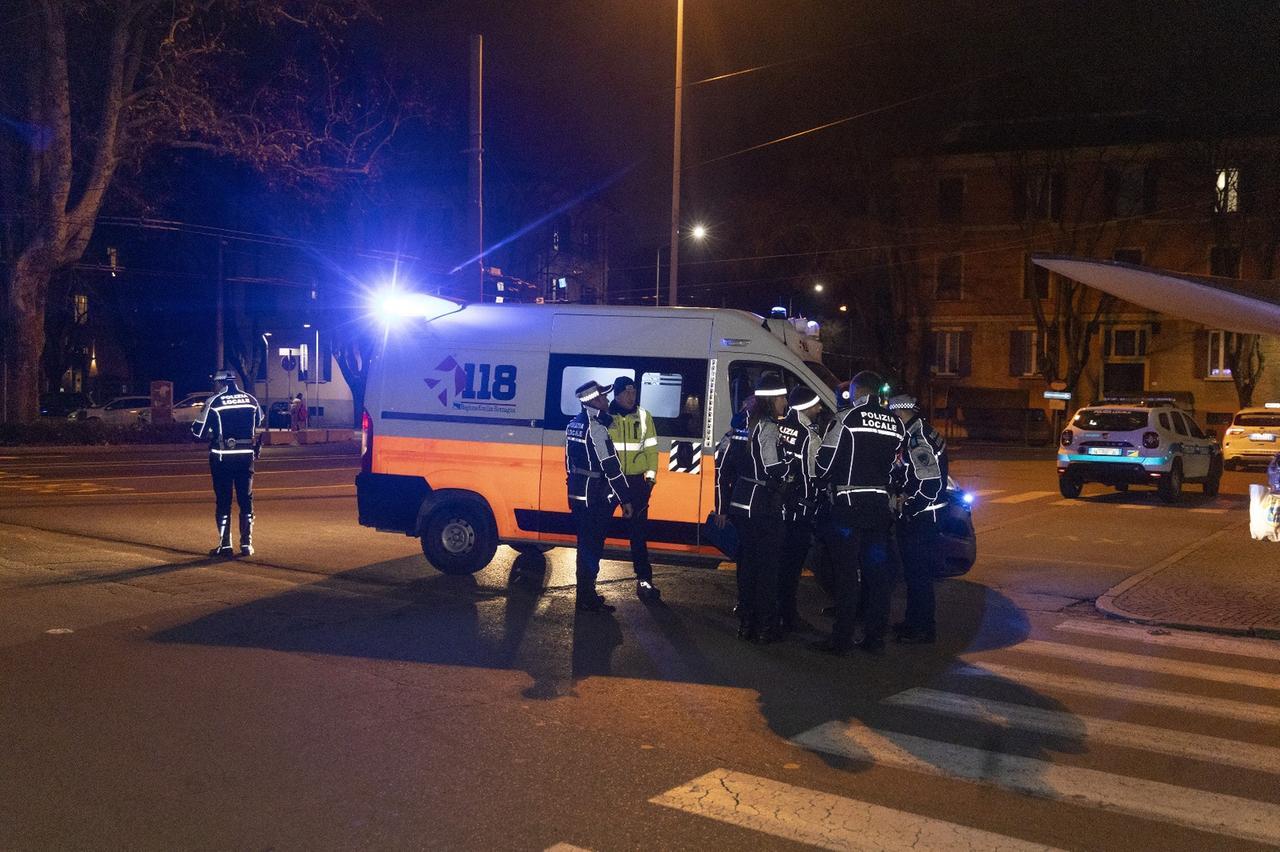 
	Ambulanza e 118 in autostazione dopo l'accoltellamento

