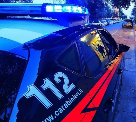 Modena, due 13enni rapinati da una baby gang armata di taser