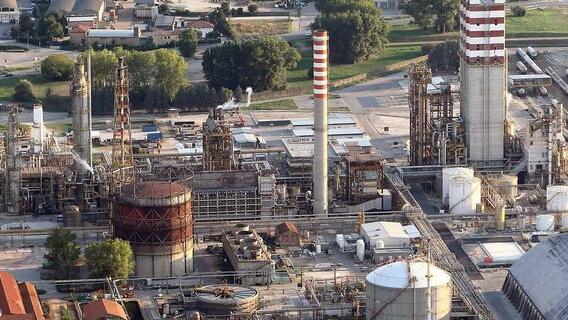 Petrolchimico a rischio: Ferrara tra incertezze e abbandono<br type="_moz" />