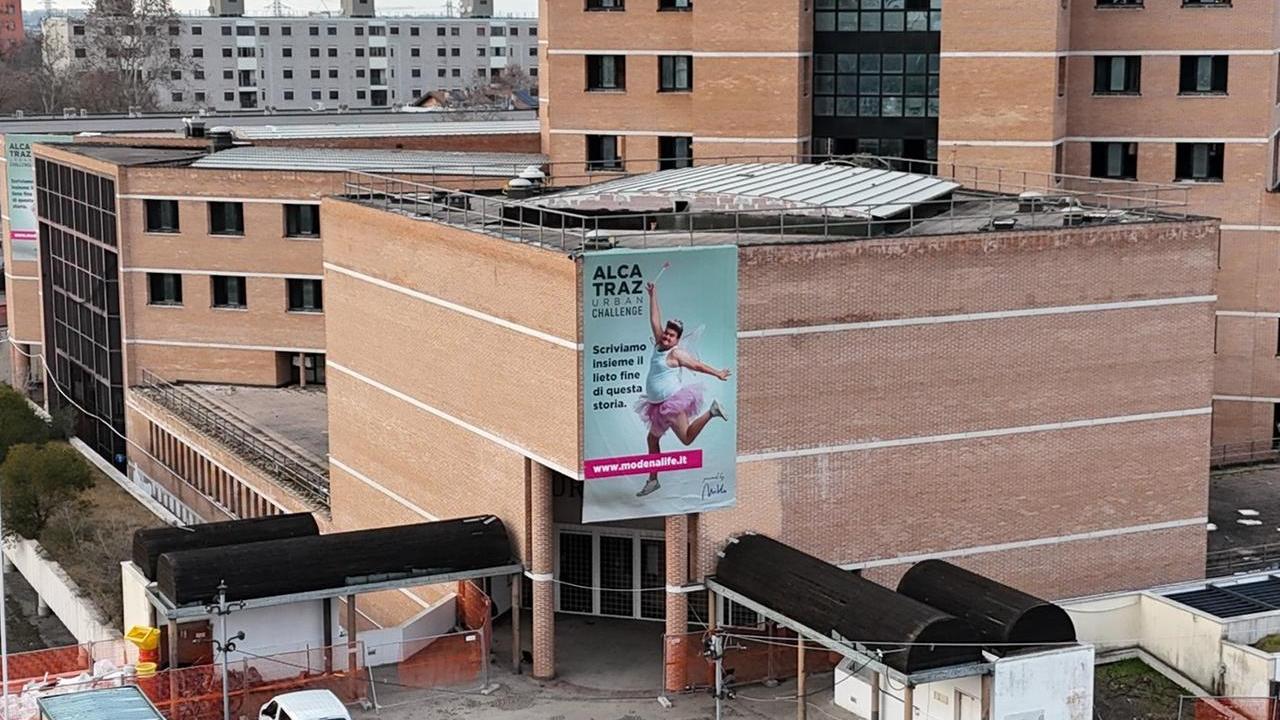 Uno dei cartelloni apparsi ieri su Alcatraz