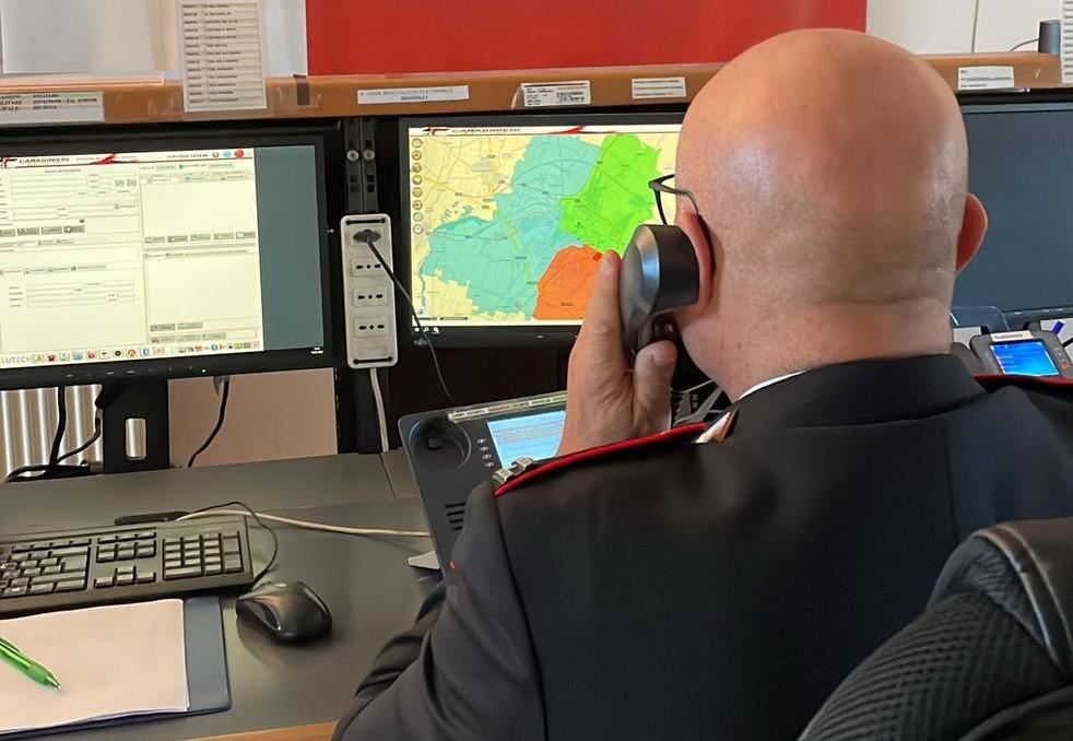 
	I carabinieri hanno intrattenuto al telefono l'uomo che manifestava intenti suicidi

