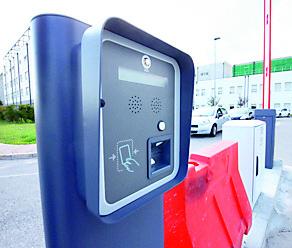 Parcheggi a pagamento all’ospedale di Cona? «Non sono più previsti»