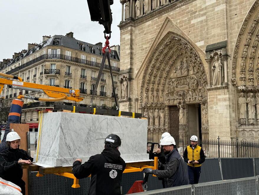 
	Un momento del trasporto

