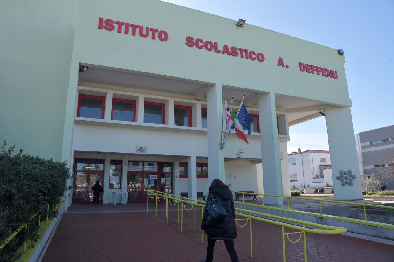 Olbia, poche aule all’istituto Deffenu: via libera all’ampliamento
