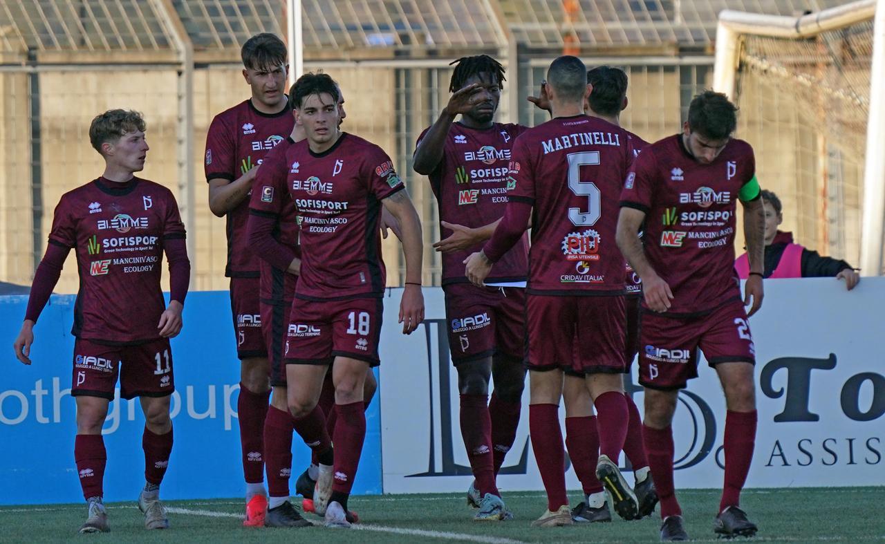 
	I granata esultano dopo un gol (foto Silvi)

