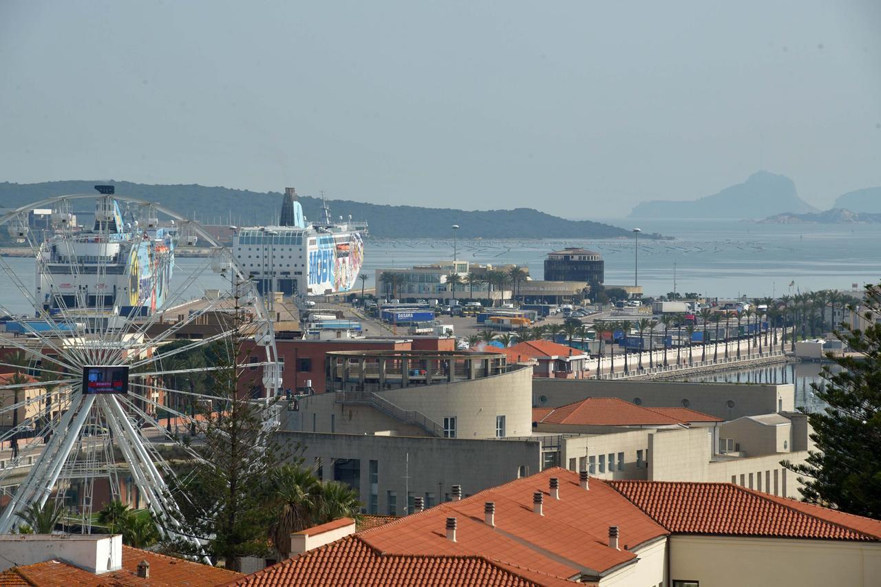 
	Una veduta del centro e del porto di Olbia (foto Vanna Sanna)

