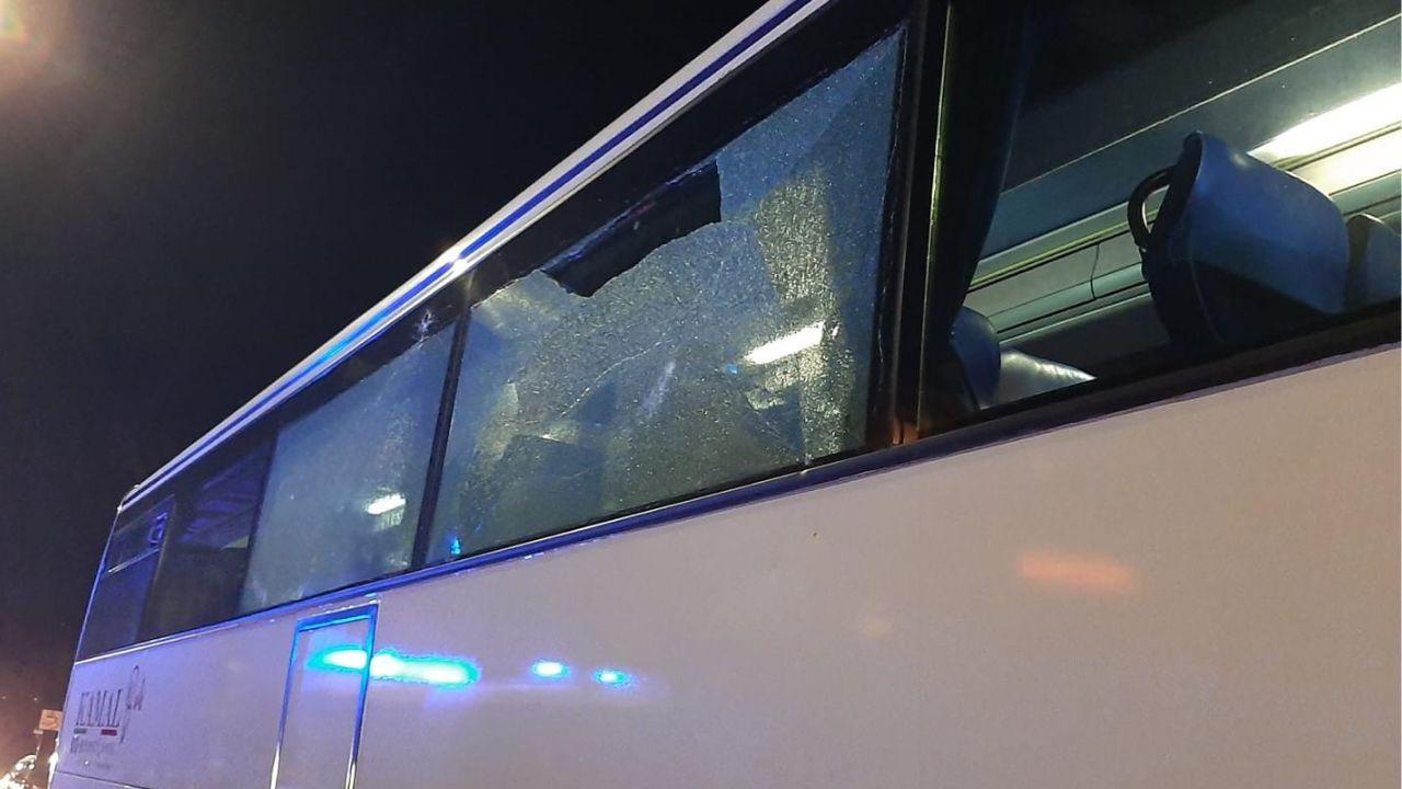 Sassate al pullman dei tifosi del Pontedera dopo la partita a Sestri Levante: cosa è successo