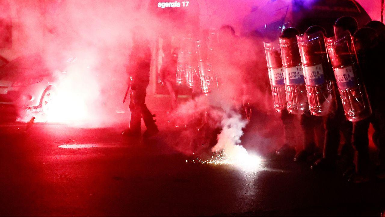 
	Tensioni alla manifestazione a Roma (foto LaPresse)

