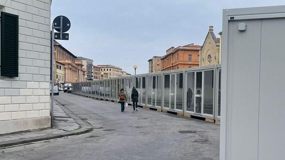 Livorno, allestiti 29 box lungo gli scali: «Banchi qui nel giro di un mese»