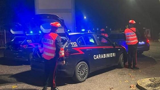 Donna picchia i carabinieri a Montefiorino