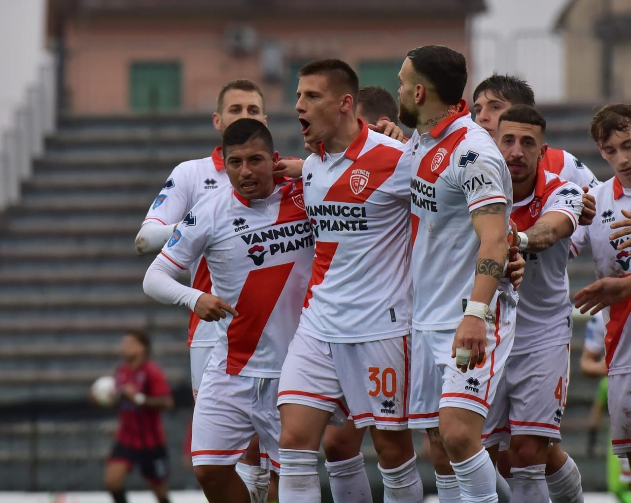 Poker di vittorie per la Pistoiese, che passa anche con il Modena