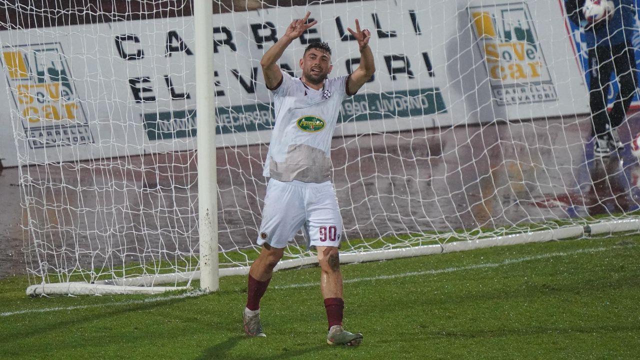 Rossetti segna e trascina il Livorno (Foto di Franco Silvi)