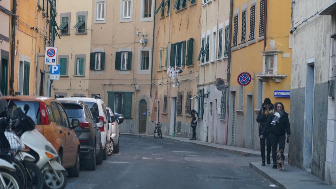 Via San Carlo, dove abitava l'uomo