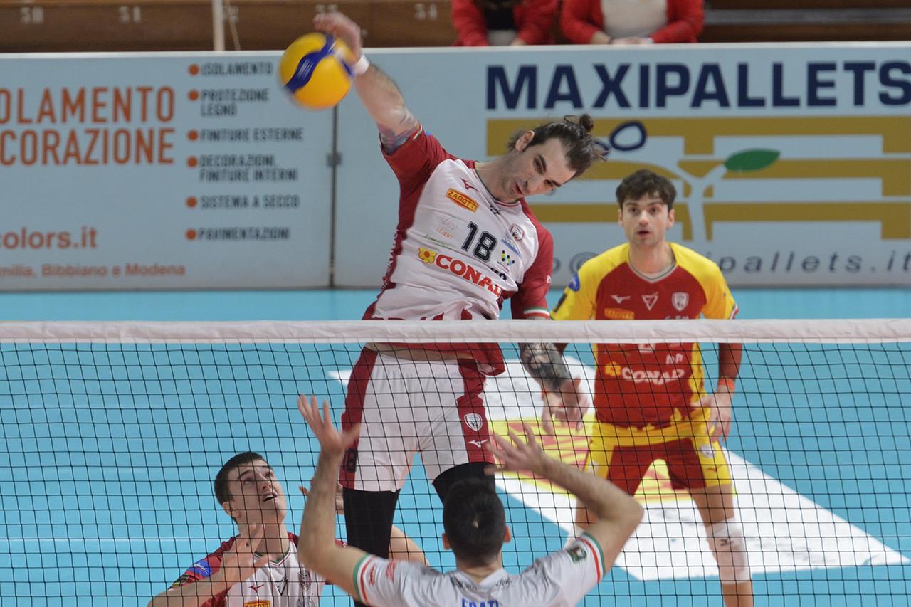 La Conad Reggio Emilia cade ad Aversa