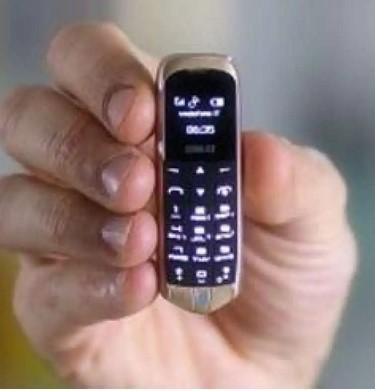 Prato, i telefoni cellulari proibiti sono un business criminale