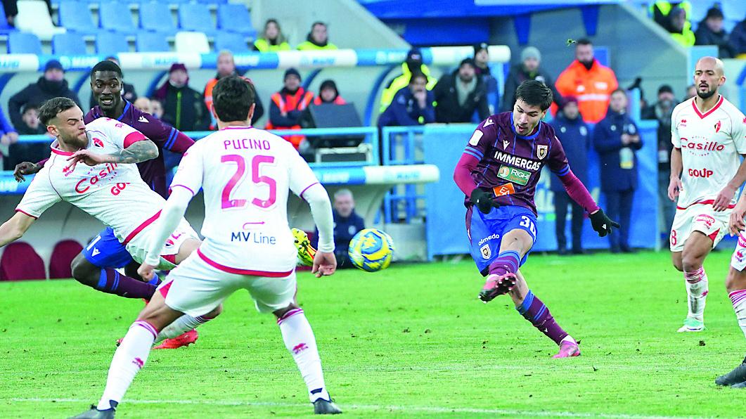 Le pagelle di Reggiana-Bari: Meroni blinda la difesa, Sersanti grintoso