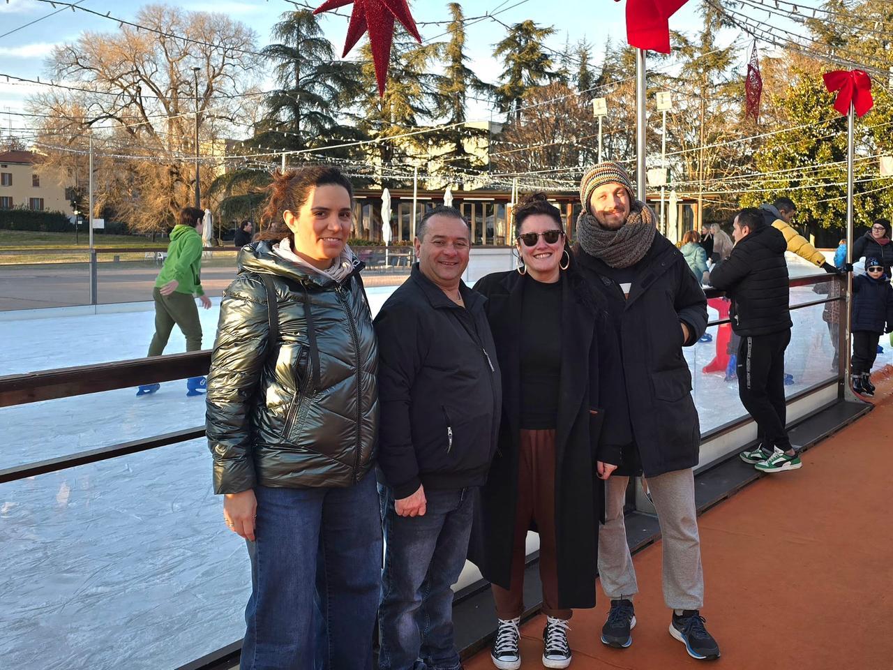 Scandiano, biglietti gratis per pattinare sul ghiaccio ai bambini delle famiglie in difficoltà