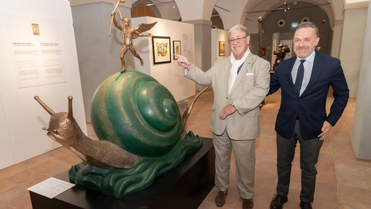 "La lumaca e l'angelo", opera di Dalì esposta nella mostra