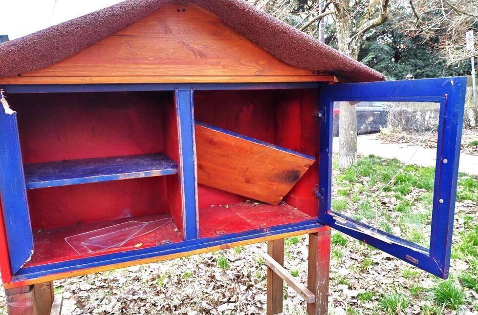 La casetta vandalizzata