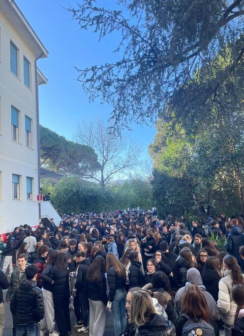 Lucca, aule del Vallisneri senza riscaldamento: gli studenti escono per protesta