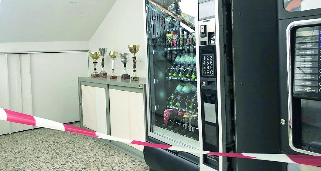 Due scuole cittadine ancora nel mirino di vandali e ladri