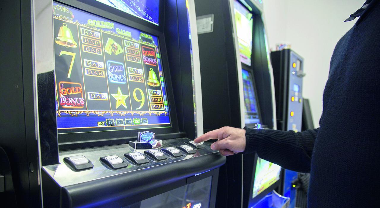 Ragazzini alle slot machine e consumo di alcol in crescita: nell’isola è allarme rosso