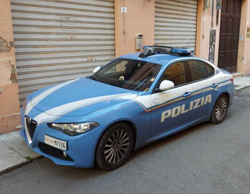Rubano monete da collezione per 5.800 euro: furto alla fiera nel PalaPanini