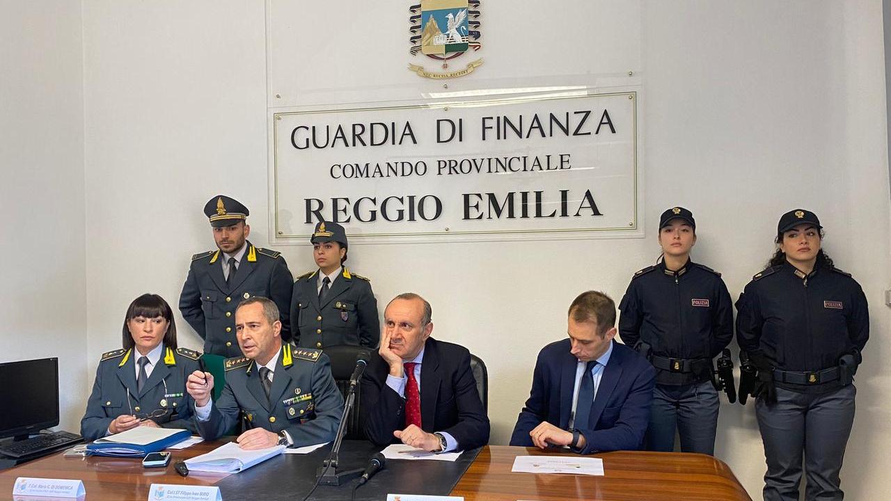 Traffico internazionale di droga, sgominata organizzazione italo-albanese: 15 arresti