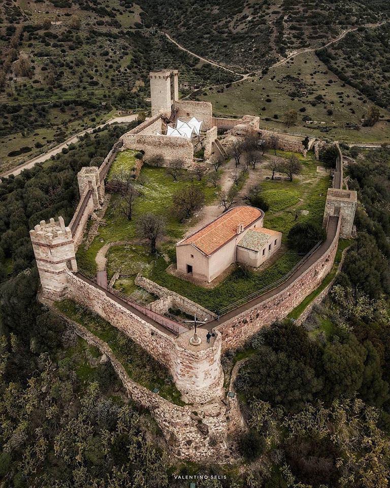 
	La strada per il castello sar&agrave; sistemata

