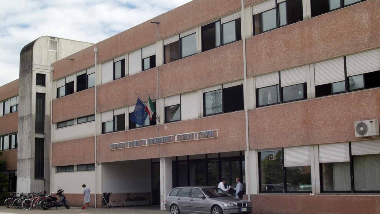 Riscaldamento rotto e lezione a 12 gradi al Corni, studenti pronti allo sciopero