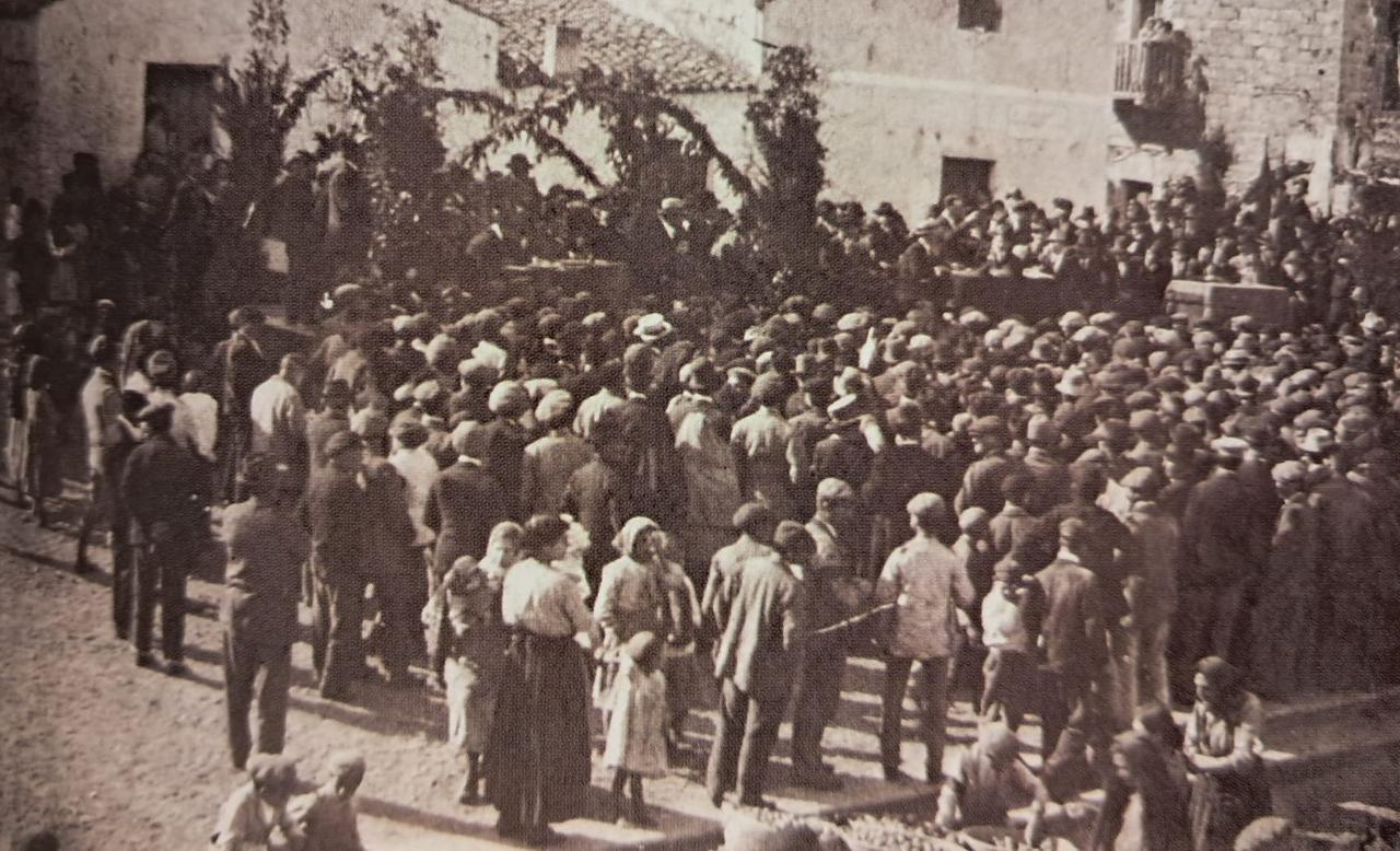 
	Un comizio in piazza Regina Margherita

