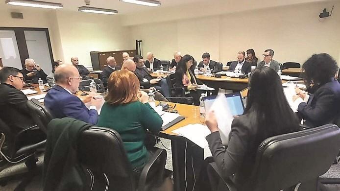 Riforma sanità, le urgenze riguardano la carenza di personale e il sovraffollamento dei letti