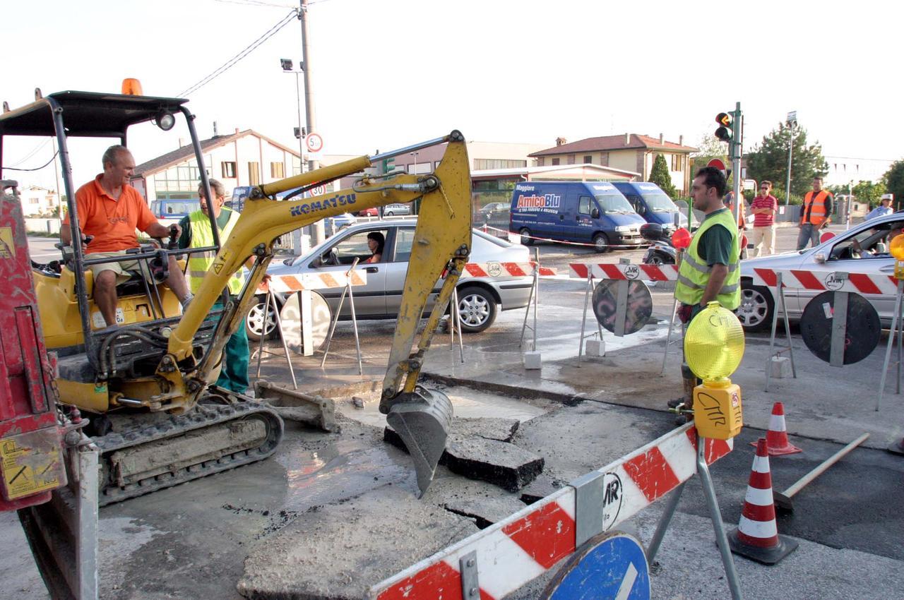 
	Ripristino condotta idrica (foto archivio)

