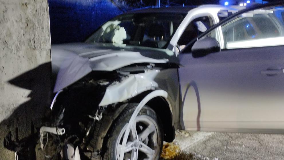 Ferrara, si schianta contro il pilone del ponte: ferito ragazzo di 27 anni