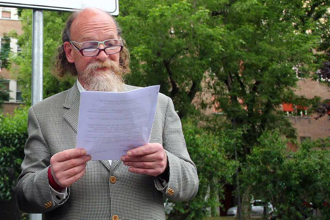 Il “poeta della gente” lascia Ferrara<br type="_moz" />
