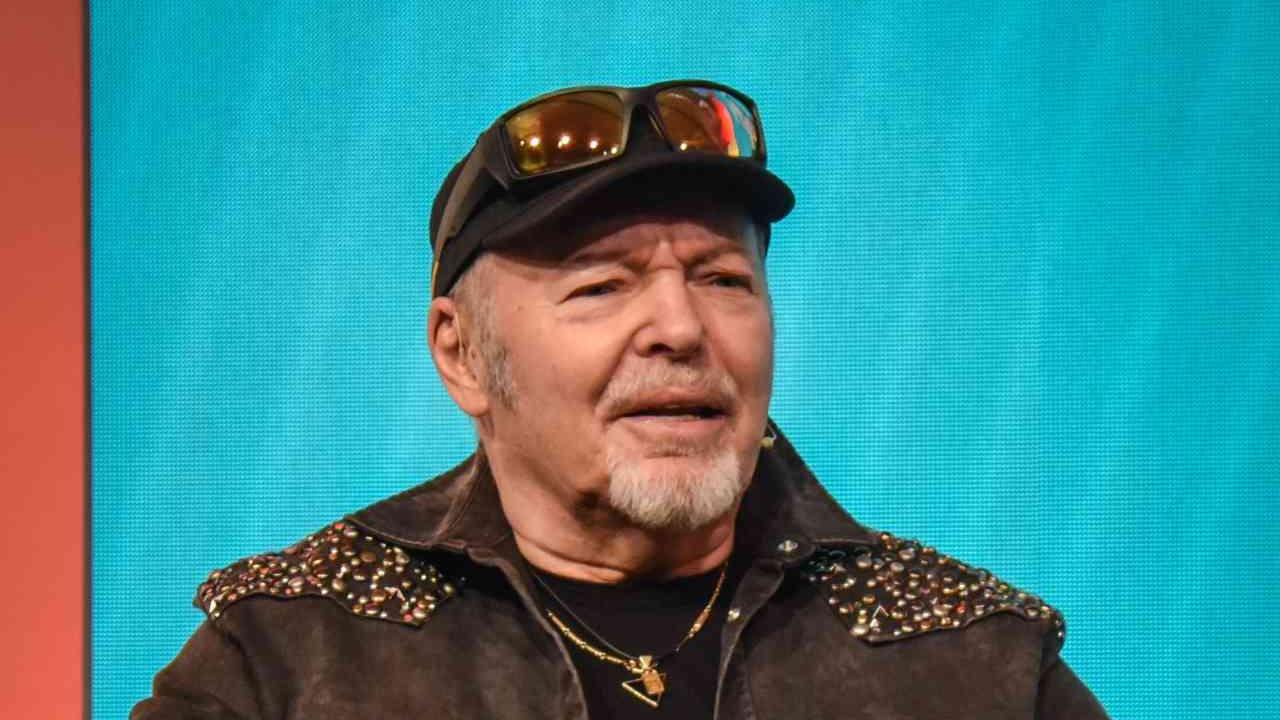 Vasco Rossi posta la Locanda Buoni e Cattivi di Cagliari. Loro: «Ti aspettiamo»