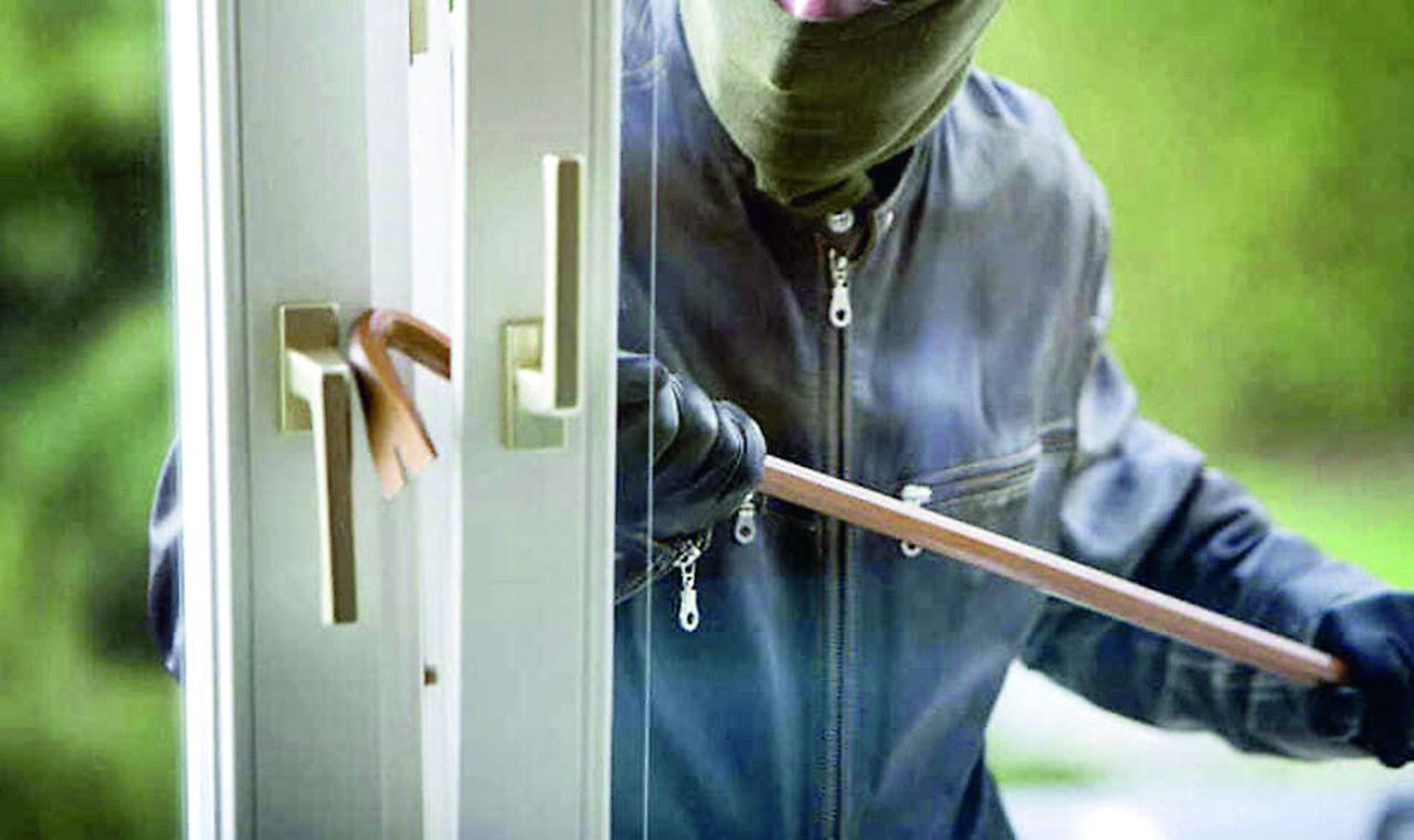 Livorno, dopo il furto di oro e soldi medico prende un maxi-risarcimento: respinta la richiesta di altri soldi