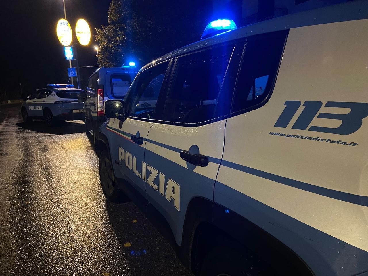 Calciatore della Lucchese aggredito a testate e schiaffi: Daspo per i tre ultras finiti sotto inchiesta