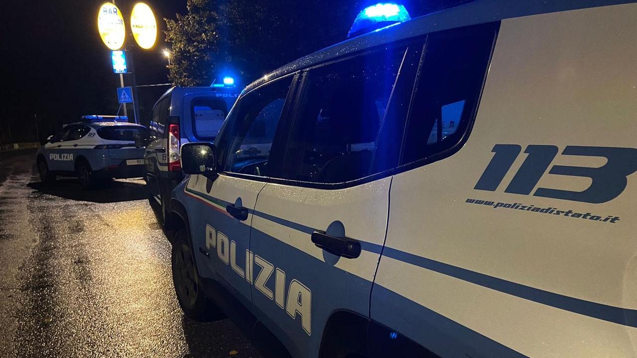 Calciatore della Lucchese aggredito a testate e schiaffi: Daspo per i tre ultras finiti sotto inchiesta