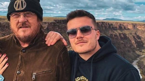 Paura per il figlio di Zucchero, coinvolto in un incidente