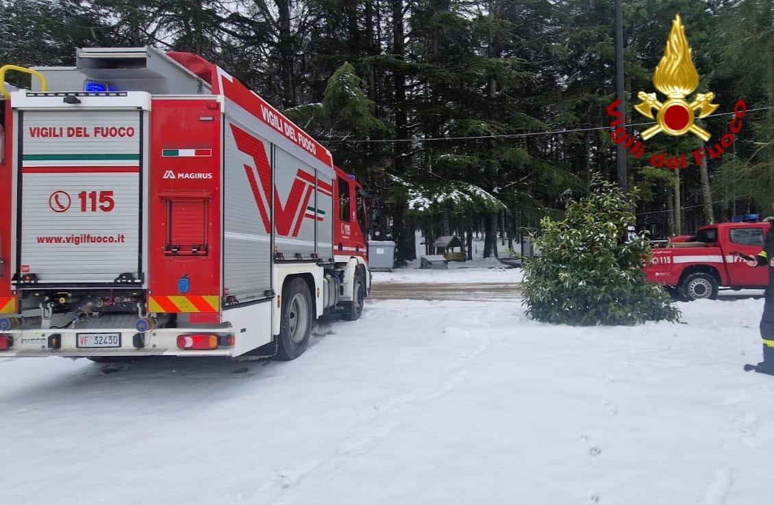Neve, automobilisti bloccati sul Limbara