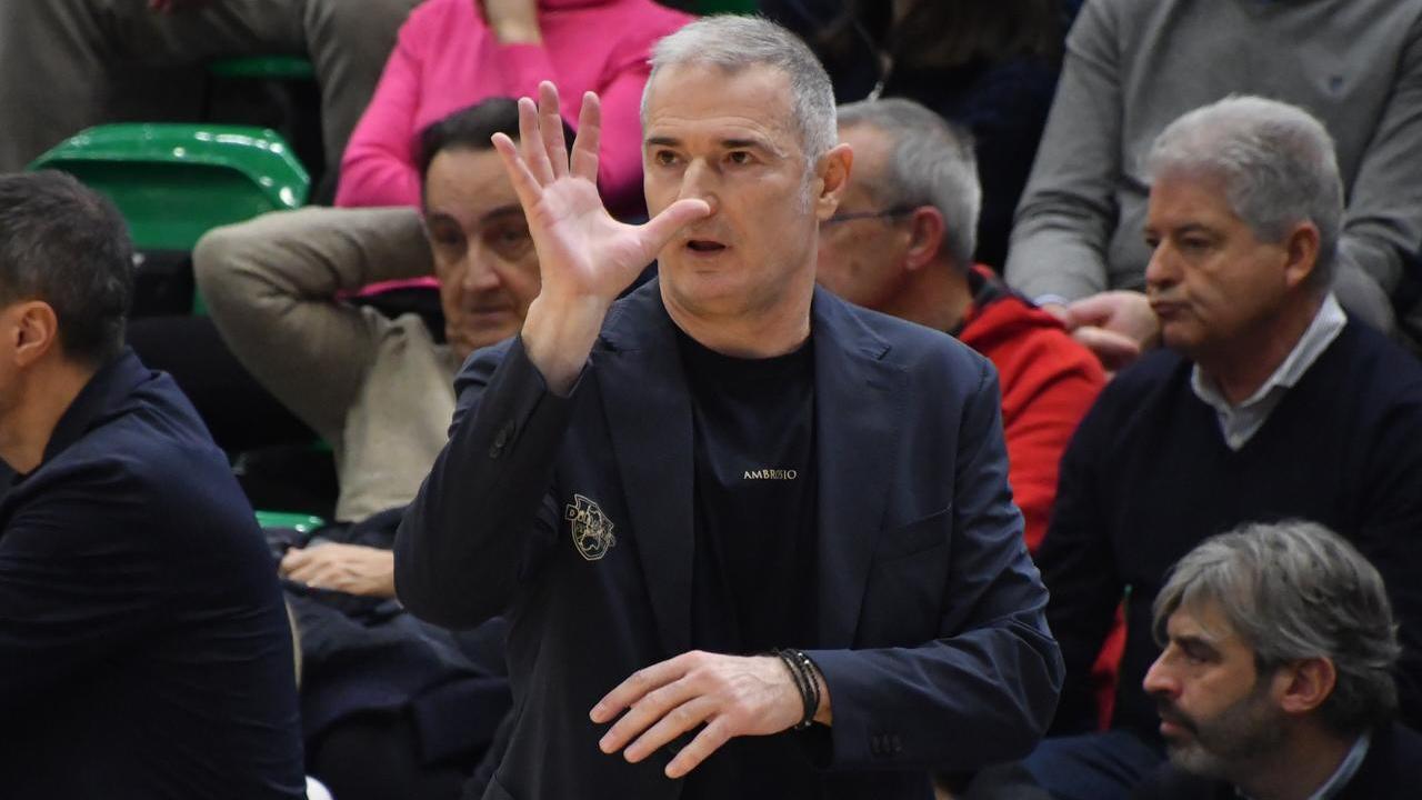 Nenad Markovic coach della Dinamo Basket