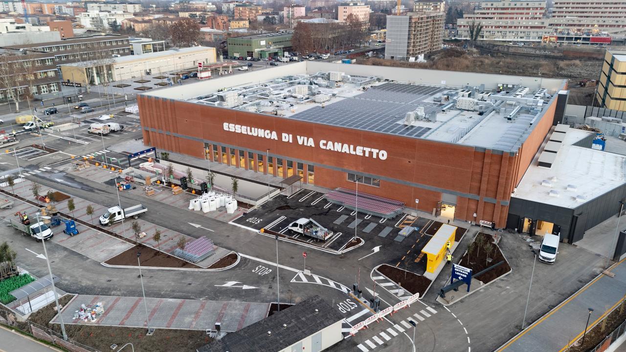 Il nuovo Esselunga di via Canaletto visto dall'alto